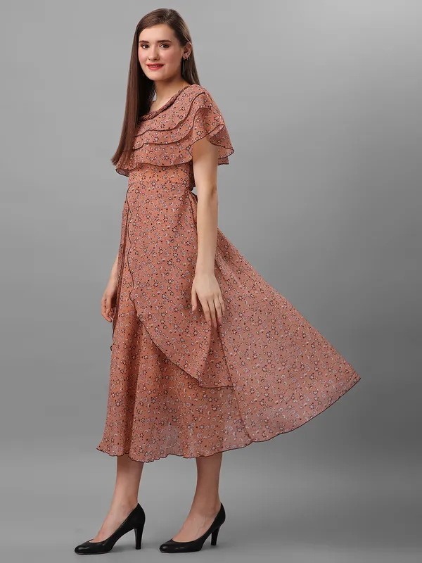 Brown_&_White_Floral_Georgette_Neckline_Flared_Maxi_Dress
