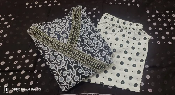 Black_and_White_Viscose_Rayon_Kurta_With_Pant_&_Dupatta_Set_.