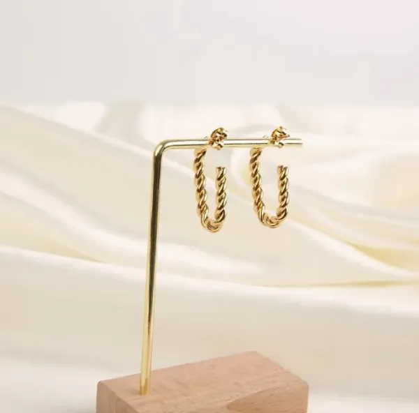 Ivy_Twisted_C_Hoops_For_Women