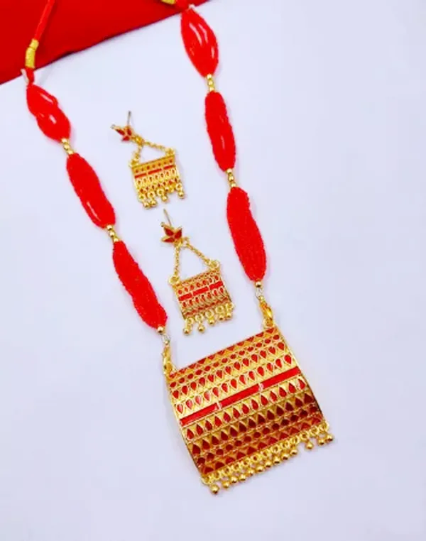 Assamese_Traditional_Gold_Plated_Red_Green_Colour_Tassel_Jewellery_Set_For_Women