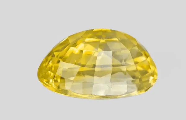 8.25_Ratti_Yellow_Sapphire_(Pukhraj)_Natural_Loose_Gemstone