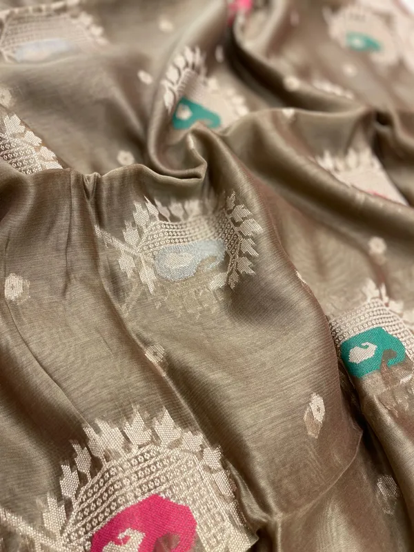 Humairah_Pure_Handloom_Olive_Green_Cotton_Minakari_Zari_Boota_with_Skirt_Minakari_Floral_Zari_Border_and_Pallu_with_Olive_Green_Blouse