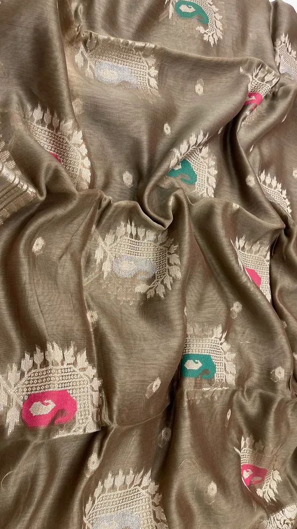 Humairah_Pure_Handloom_Olive_Green_Cotton_Minakari_Zari_Boota_with_Skirt_Minakari_Floral_Zari_Border_and_Pallu_with_Olive_Green_Blouse
