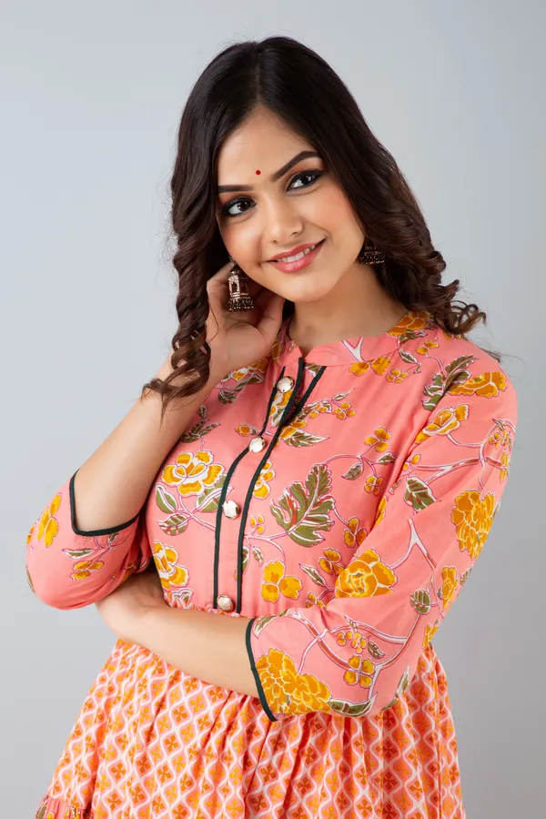 Peach_Women's_Cotton_Floral_Printed_Anarkali_Kurta