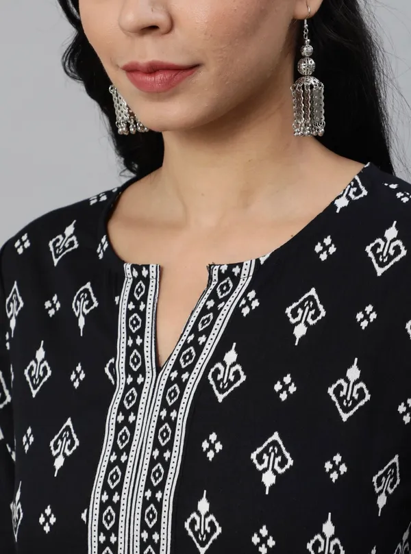 Women's_Black_Cotton_Printed_Causal_Regular_Fit_Tunic_Top