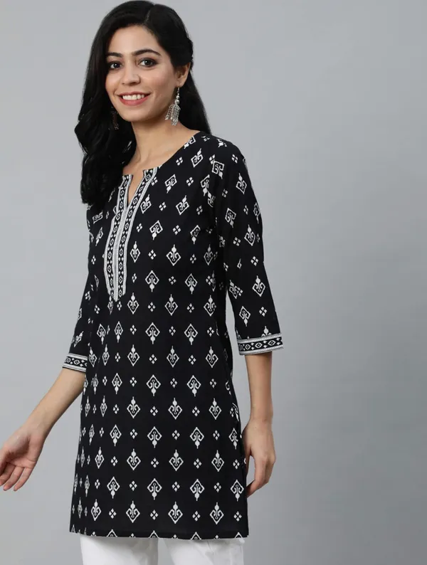 Women's_Black_Cotton_Printed_Causal_Regular_Fit_Tunic_Top