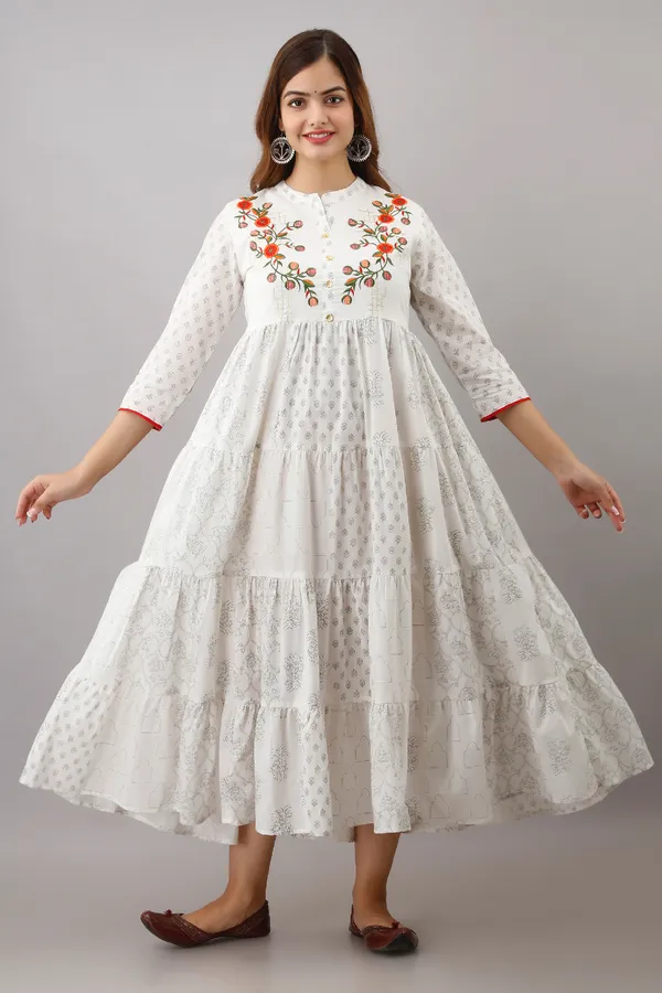 White_Women'S_Cotton_Embroidered_Anarkali_Kurta