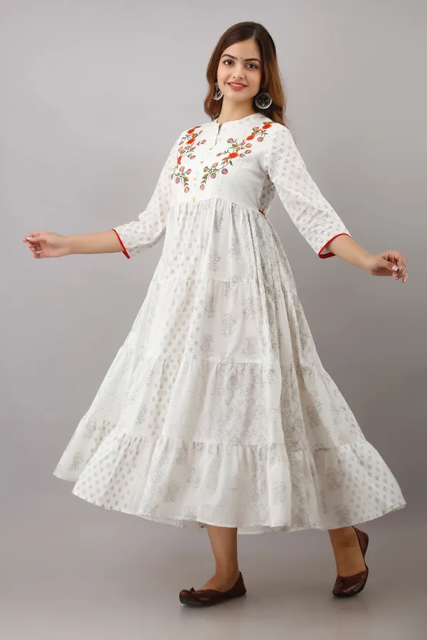 White_Women'S_Cotton_Embroidered_Anarkali_Kurta