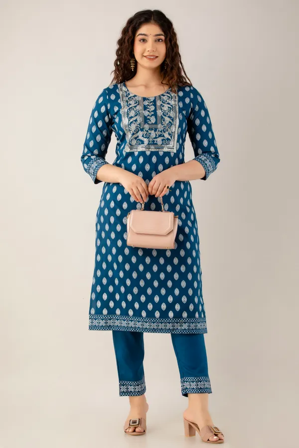 Blue_Rayon_Printed_Half_Sleeve_Kurti_&_Pent_Set