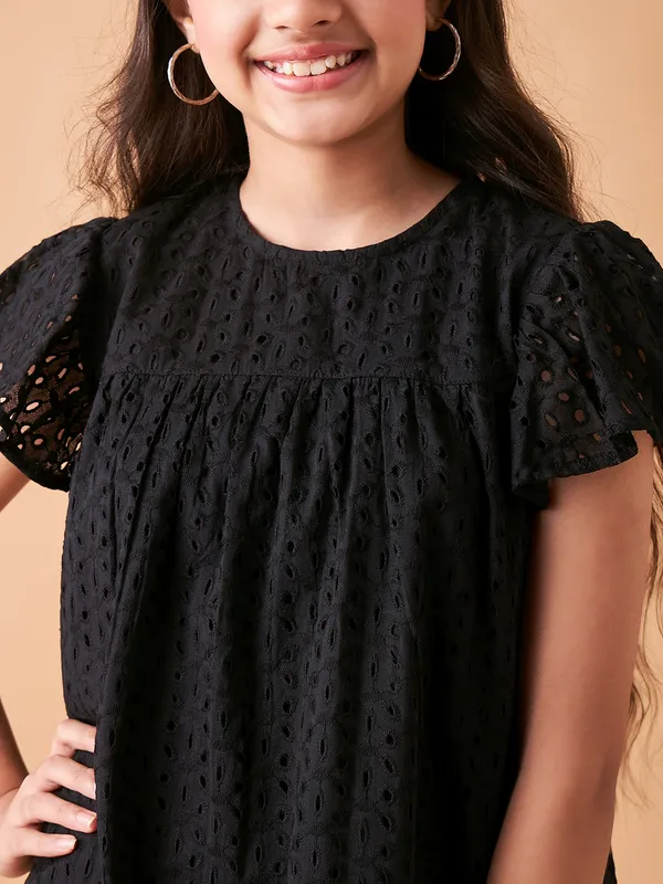 Black_Round_neck_dress_|_Premium_cotton_Fabric_with_zipper