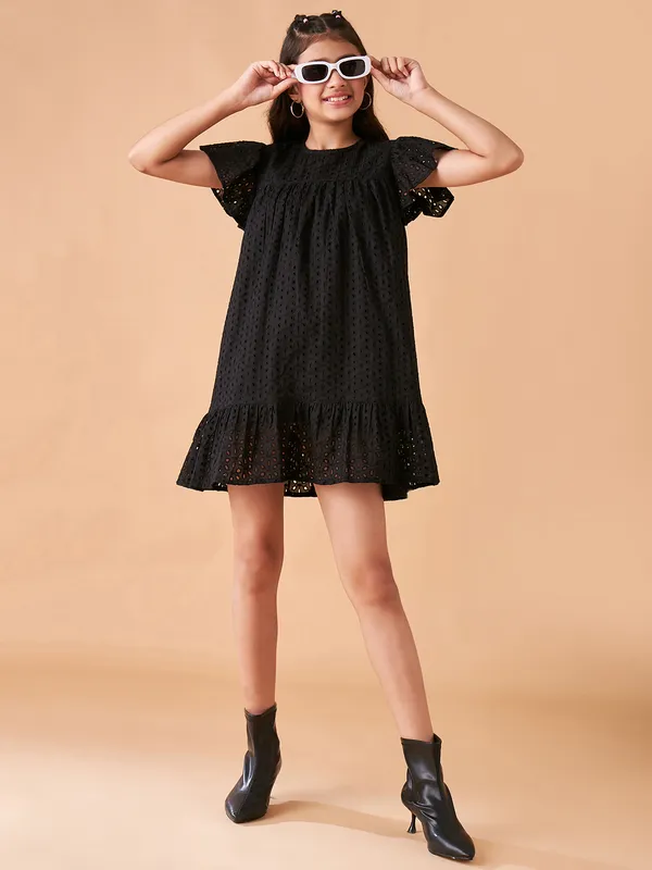 Black_Round_neck_dress_|_Premium_cotton_Fabric_with_zipper