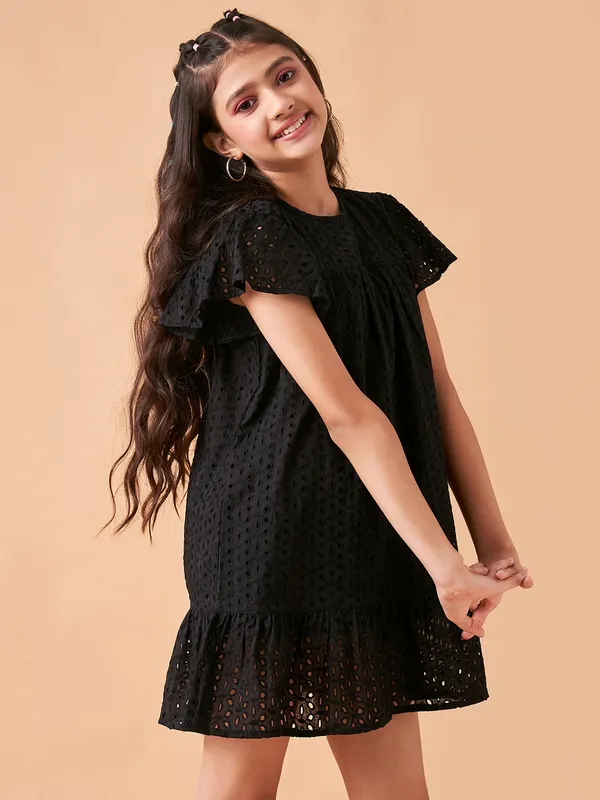 Black_Round_neck_dress_|_Premium_cotton_Fabric_with_zipper