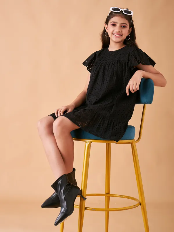Black_Round_neck_dress_|_Premium_cotton_Fabric_with_zipper