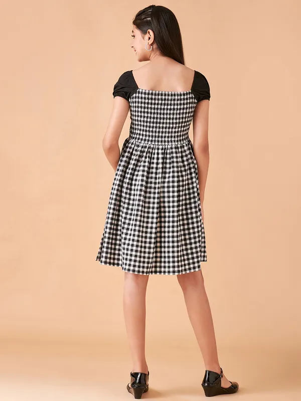 Black__Dress_for_Girl_|_Fit_And_Flare