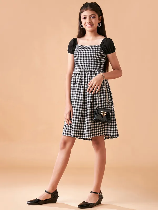 Black__Dress_for_Girl_|_Fit_And_Flare