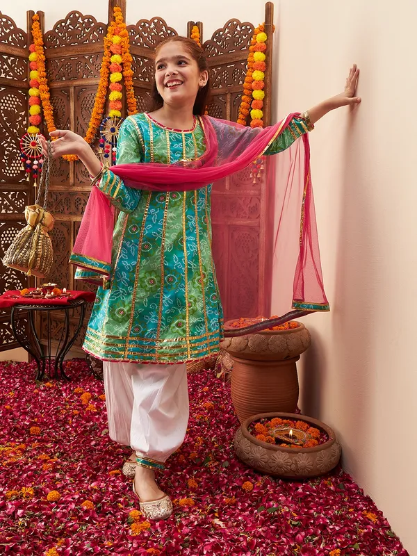 Green__Kurta_And_Salwar_Set_for_Girls