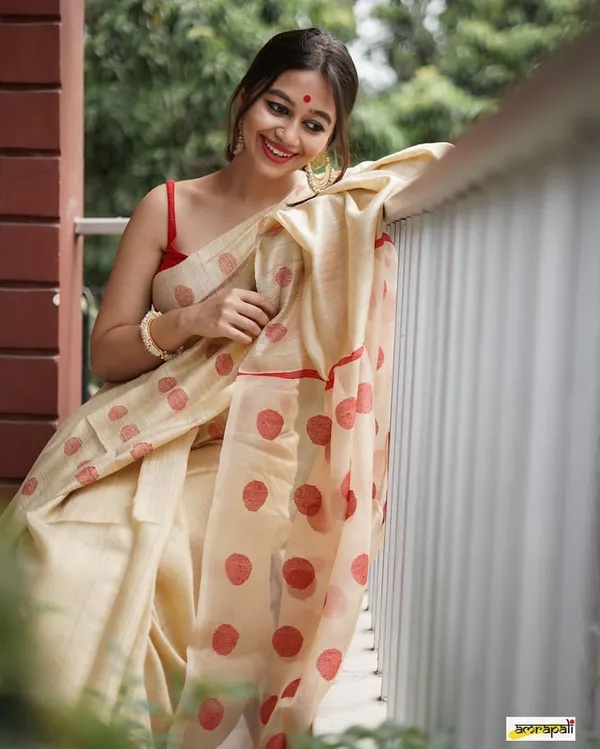 Women's_Kanjivaram_Banarasi_Soft_Cotton_Silk_Zari_Woven_Saree_With_Blouse_Piece_With_Blouse_Piece