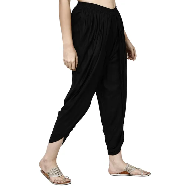 Black_Premium_Leggings_For_Women_&_Girls