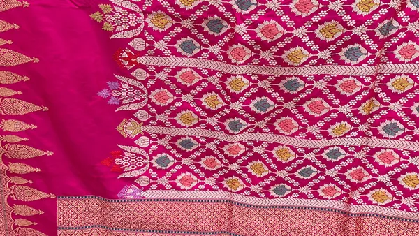 Humairah_Pure_Handloom_Pink_Katan_Silk_Kadhwa_Meenakari_Stripe_Zari_Jaal_with_Kadhwa_Zari_Border_&_Pallu_and_Pink_Stripe_Blouse
