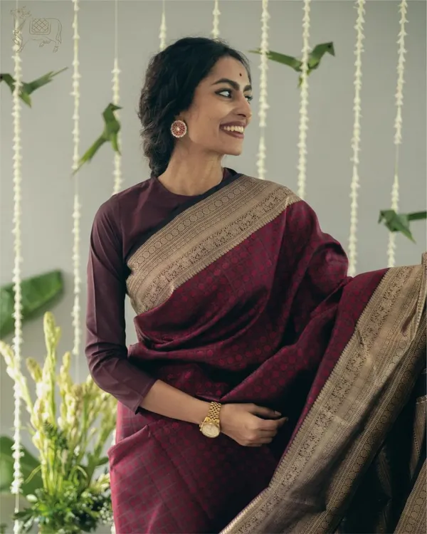 Cherry_Marron_Banarasi_Silk_Saree_With_Blouse_Piece_For_Women