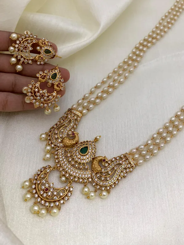 FLAUNT_CLASSIC_THREE_LAYERED_PEARL_LONG_HARAM