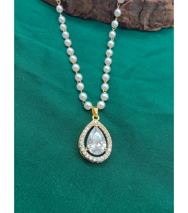 Gold_Trendy_Western_Chain_Neck_Chain_For_Women