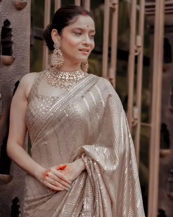 Georgette_Gold_Sequence_Work_Saree_With_Lace_Embroidery