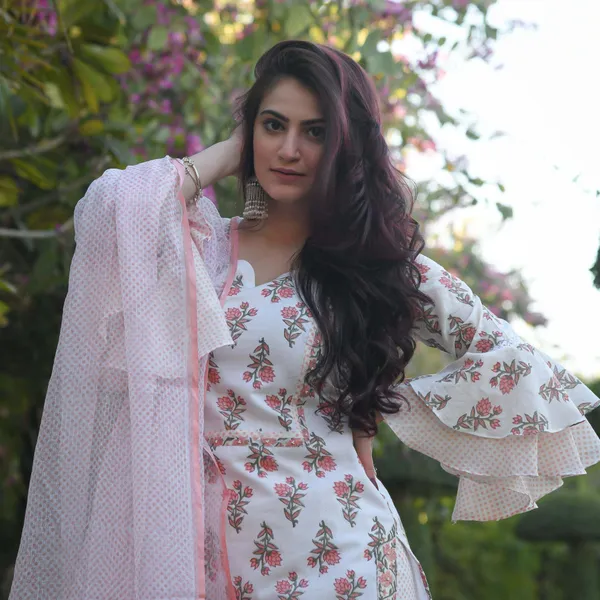 White_Colour_Cotton_Floral_Print_Kurta_Set