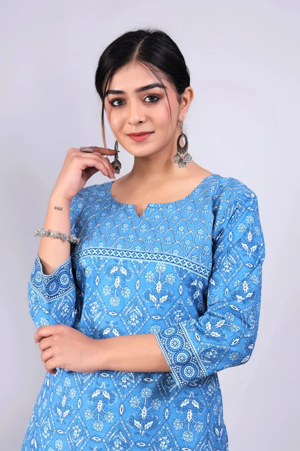 Blue_Pure_Cotton_Printed_Casual_Wear_Kurti_For_Women