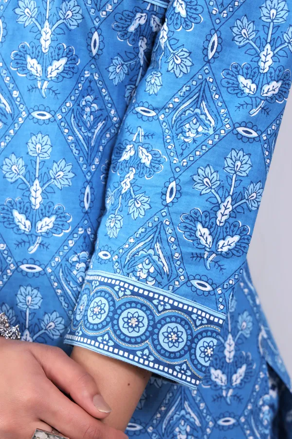 Blue_Pure_Cotton_Printed_Casual_Wear_Kurti_For_Women