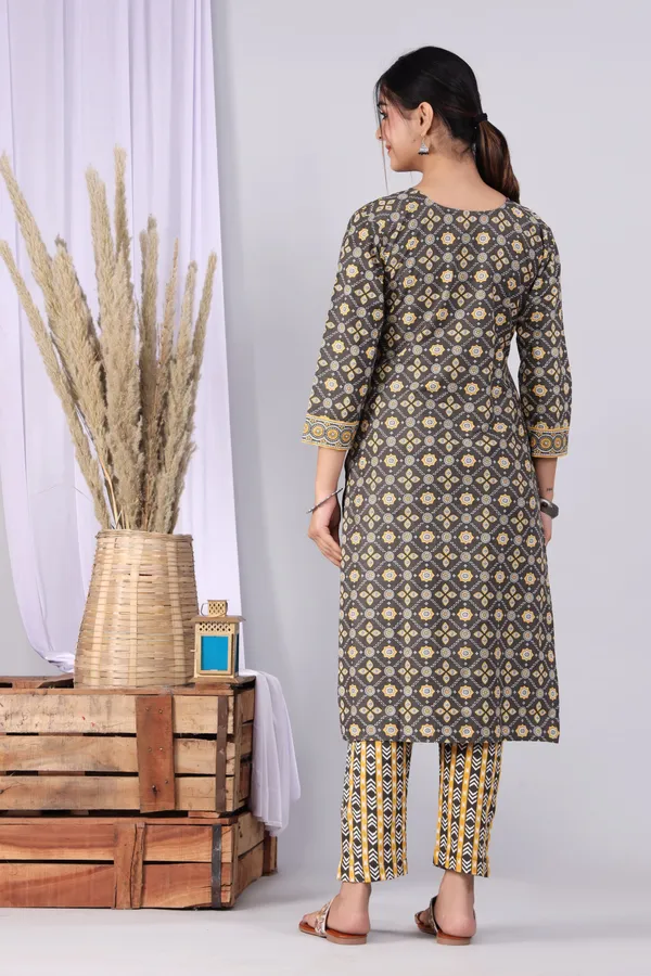 Grey_Pure_Cotton_Printed_Casual_Wear_Kurti_For_women
