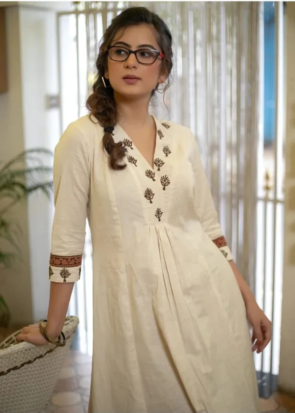 Classy_Cotton_Embroidered_Kurta_&_Pant_Set