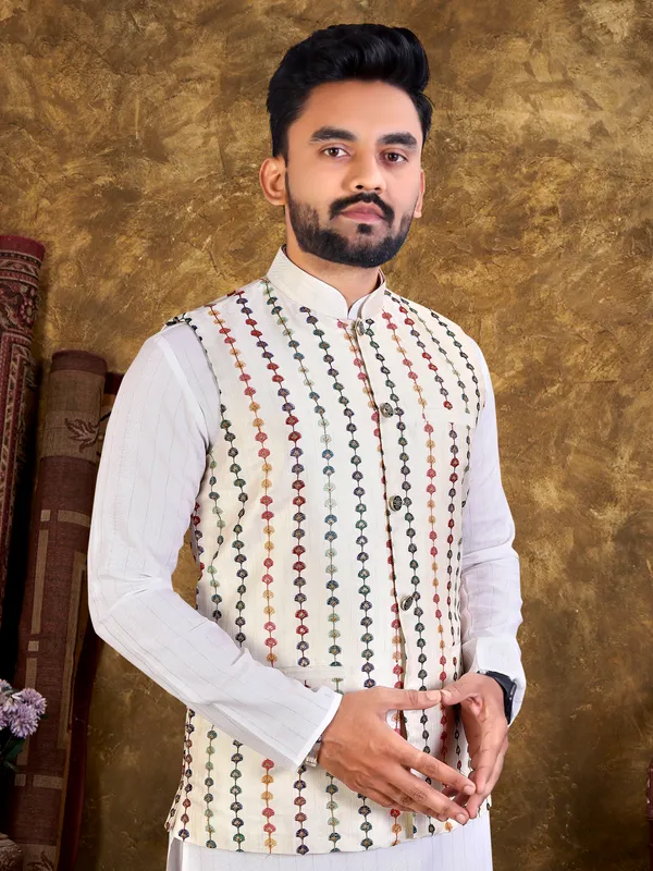 Classy_White_Cotton_Kurta_Sets_With_Modi/Nehru_Jacket