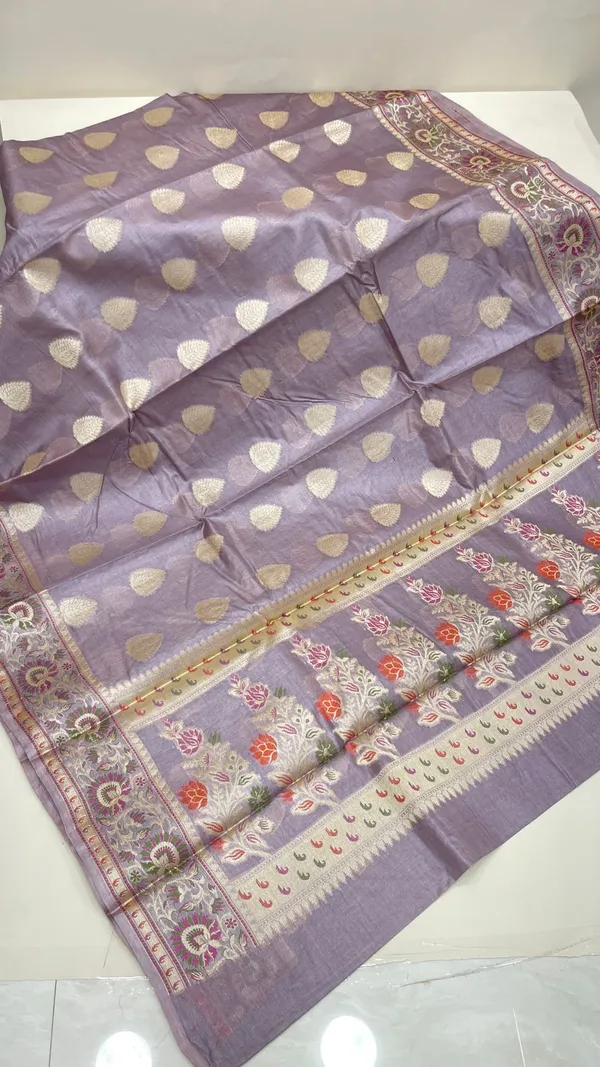 Humairah_Pure_Handwoven_Grey_Tussar_Silk_Floral_Zari_Boota_Alfi_Mina_Zari_Border_and_Pallu_with_Grey_Blouse