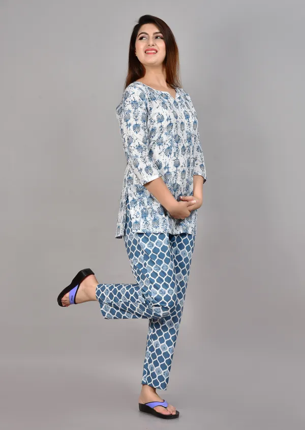 _Women_Printed_Blue,_White_Top_&_Pyjama_Set