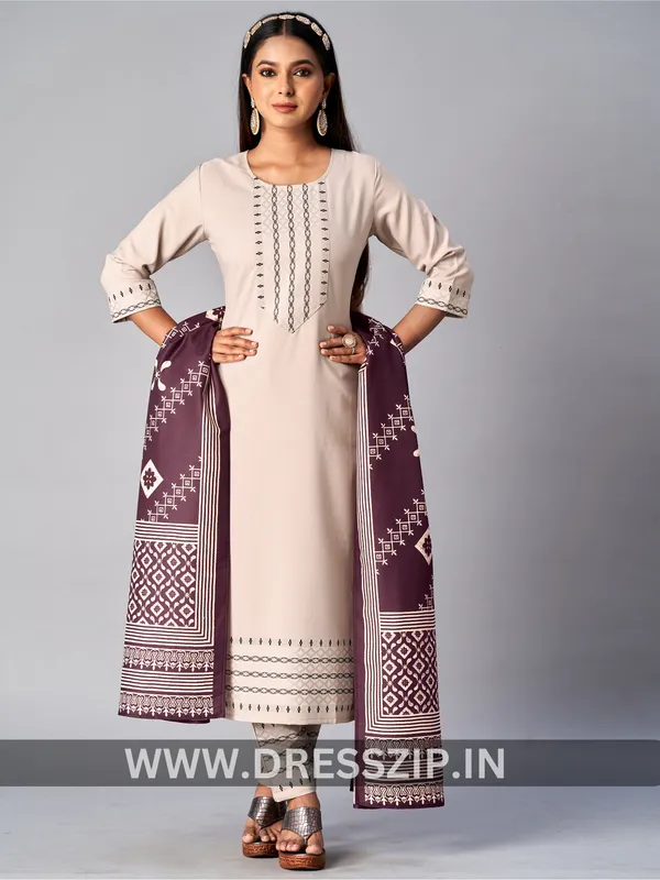 https://d1311wbk6unapo.cloudfront.net/NushopCatalogue/tr:f-webp,w-600,fo-auto/Cotton202-Peach_1681324782059_a3uqla9r5qlij1q.jpg