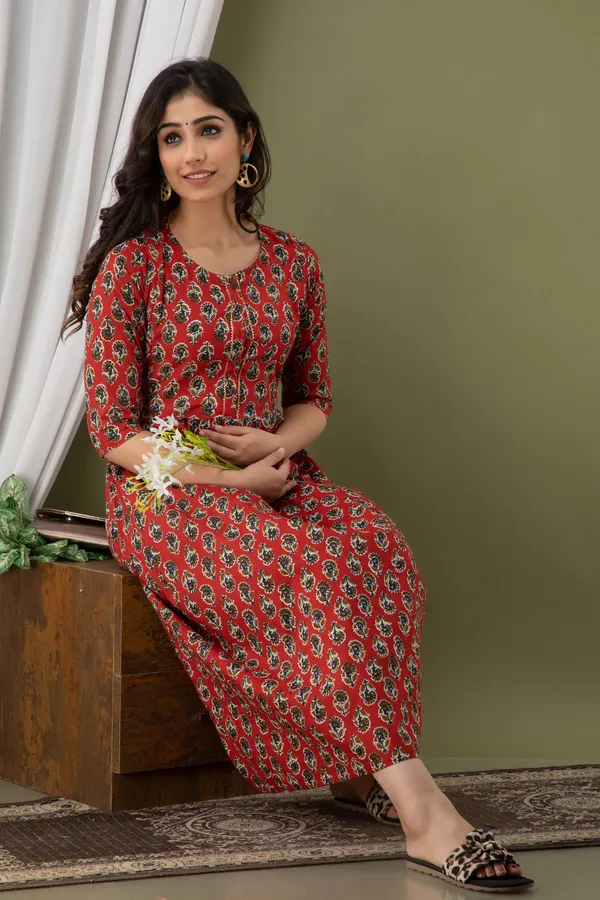 Cotton_Butti_Printed_Maroon_Maternity_Kurti