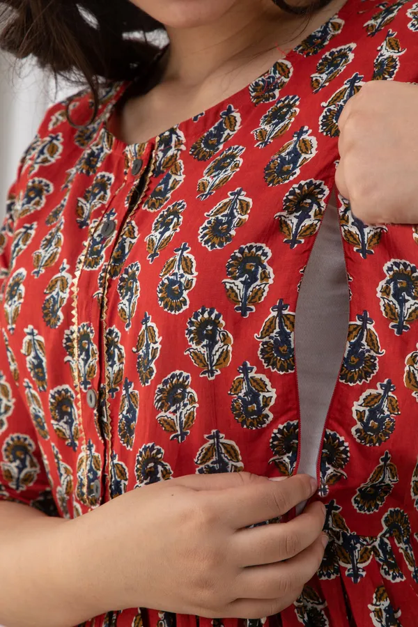 Cotton_Butti_Printed_Maroon_Maternity_Kurti