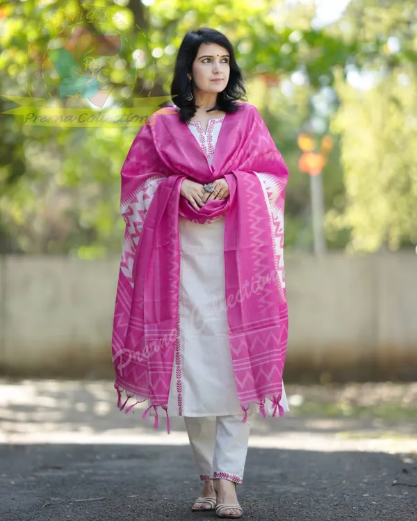 Cotton_Embroidered_Kurta_With_Pant_&_Khadi_Silk_Dupatta_Set