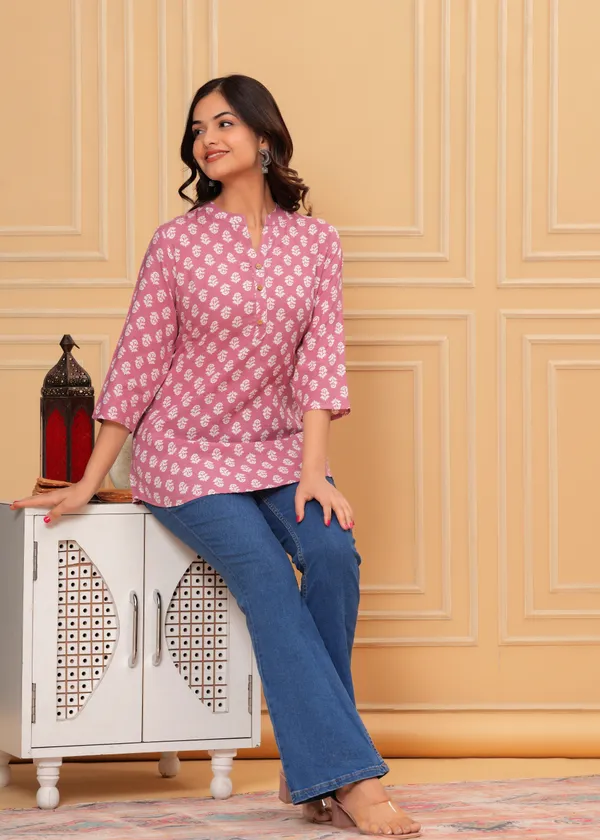 Cotton_PRINTED_V_NECK_TOP