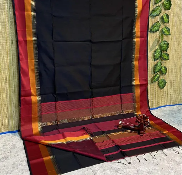 Black_Cotton_Silk_Handloom_Maheshwari_Saree