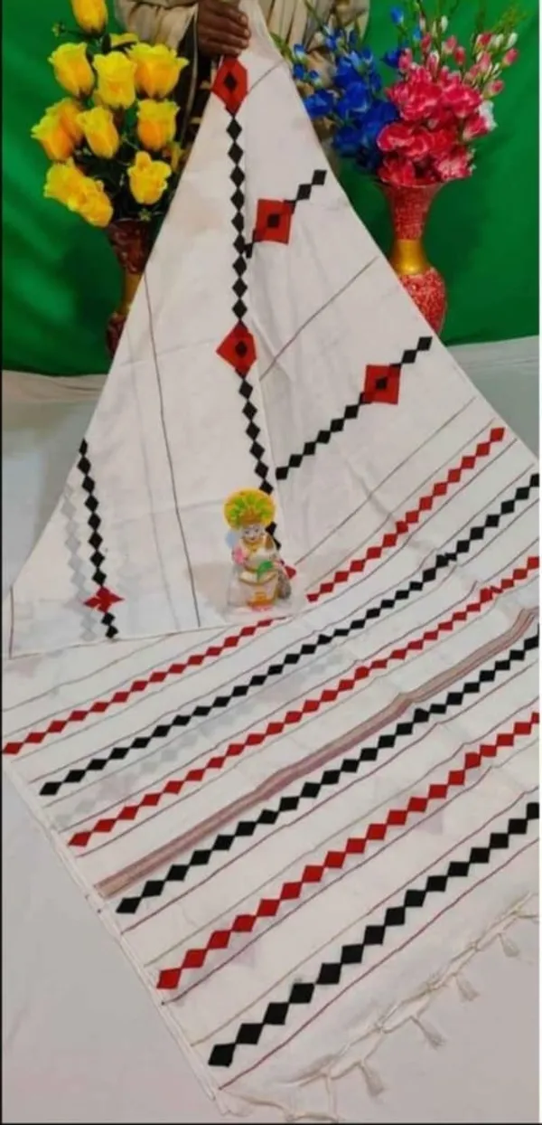 White_Cotton_Handloom_Khesh_Applique_Work_Saree_With_Blouse_Piece