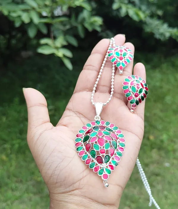 Assamese_Traditional_Red-Green_Colour_Silver-_Dugdugi_Chain_Jewellery_Set_For_Women