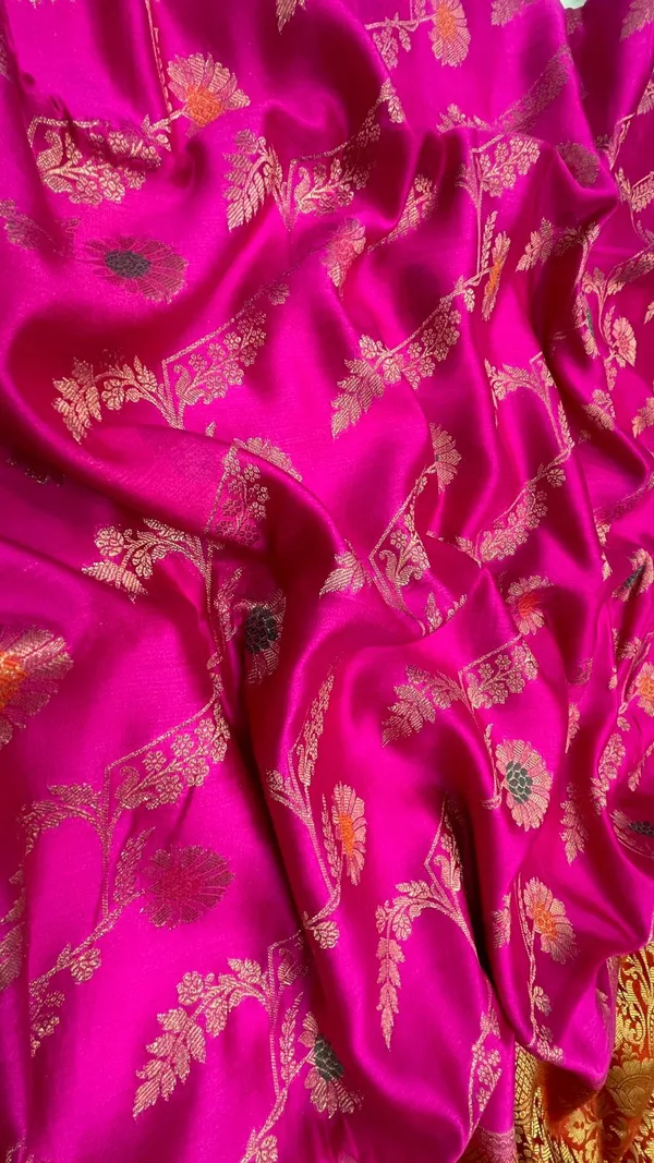Humairah_Pure_Handloom_Magenta_Dupion_Silk_Floral_Mina_Jaal_with_Contrast_Red_Silver_Mina_Golden_Skirt_Border_and_Red_Blouse