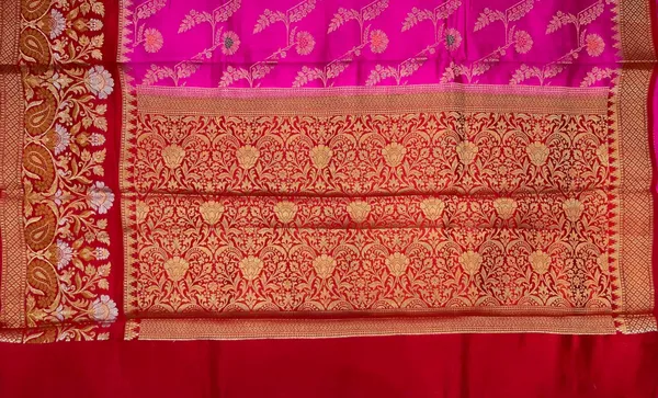 Humairah_Pure_Handloom_Magenta_Dupion_Silk_Floral_Mina_Jaal_with_Contrast_Red_Silver_Mina_Golden_Skirt_Border_and_Red_Blouse