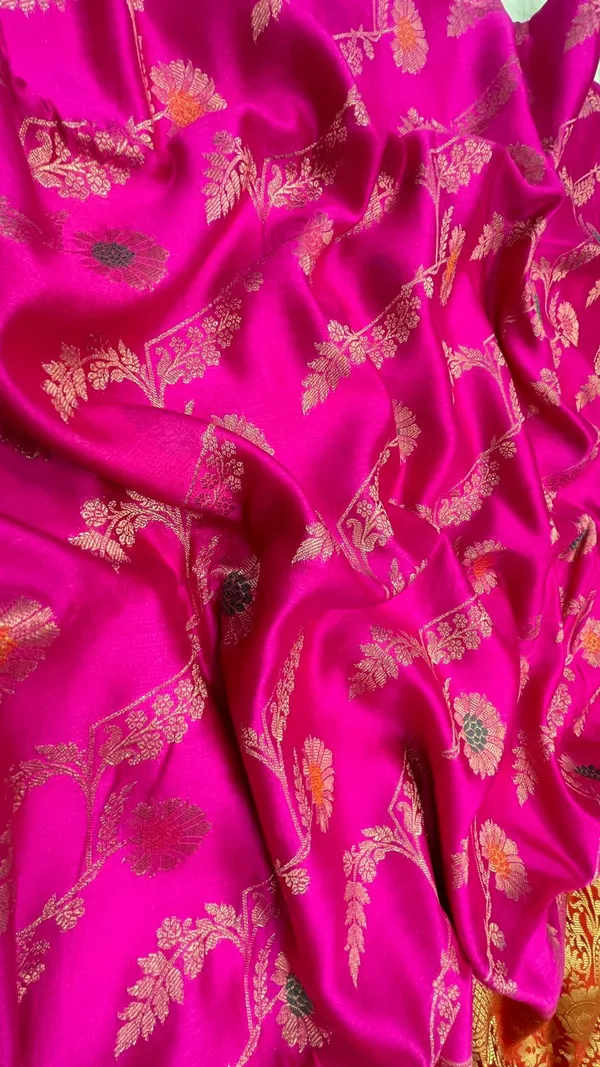 Humairah_Pure_Handloom_Magenta_Dupion_Silk_Floral_Mina_Jaal_with_Contrast_Red_Silver_Mina_Golden_Skirt_Border_and_Red_Blouse