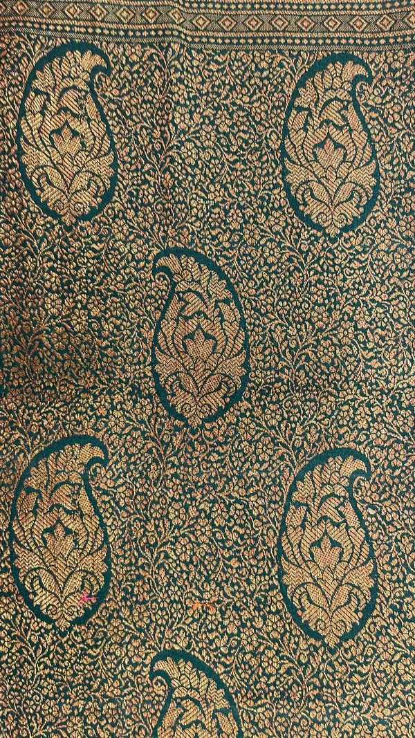 Humairah_Pure_Handwoven_Dark_Green_Muga_Silk_Aada_Diagonal_Zari_Mina_Jaal_Chunri_Booti_Paisley_Anchal_Minakari_Zari_Paisley_Border_Banarasi_Saree_with_Dark_Green_Blouse_piece