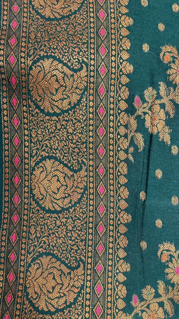 Humairah_Pure_Handwoven_Dark_Green_Muga_Silk_Aada_Diagonal_Zari_Mina_Jaal_Chunri_Booti_Paisley_Anchal_Minakari_Zari_Paisley_Border_Banarasi_Saree_with_Dark_Green_Blouse_piece