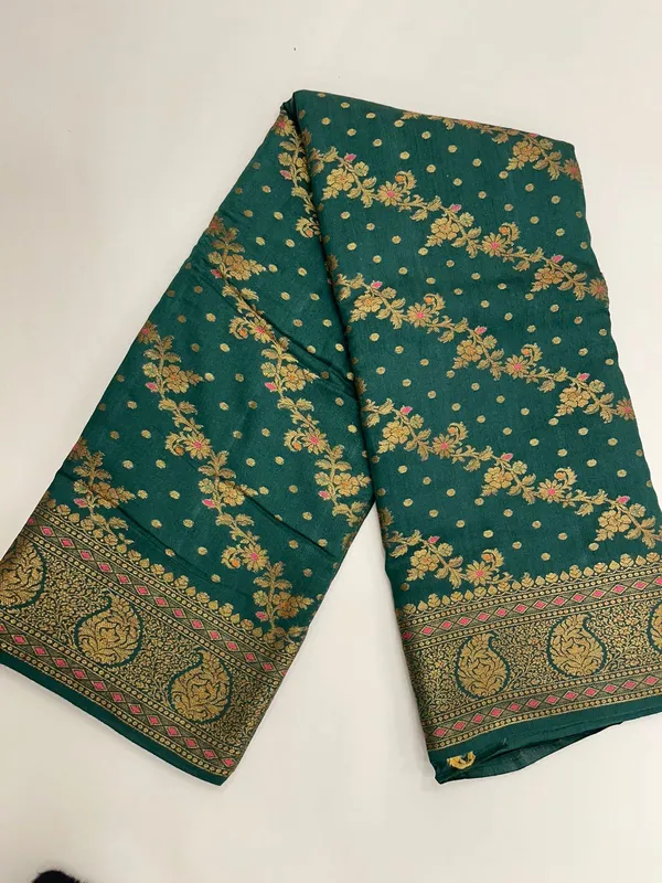 Humairah_Pure_Handwoven_Dark_Green_Muga_Silk_Aada_Diagonal_Zari_Mina_Jaal_Chunri_Booti_Paisley_Anchal_Minakari_Zari_Paisley_Border_Banarasi_Saree_with_Dark_Green_Blouse_piece