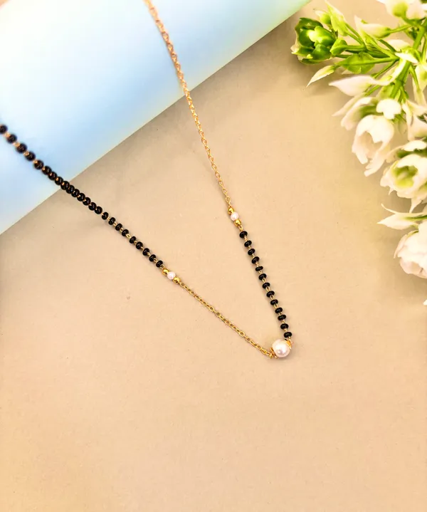 Crossover_modern_pearl_mangalsutra